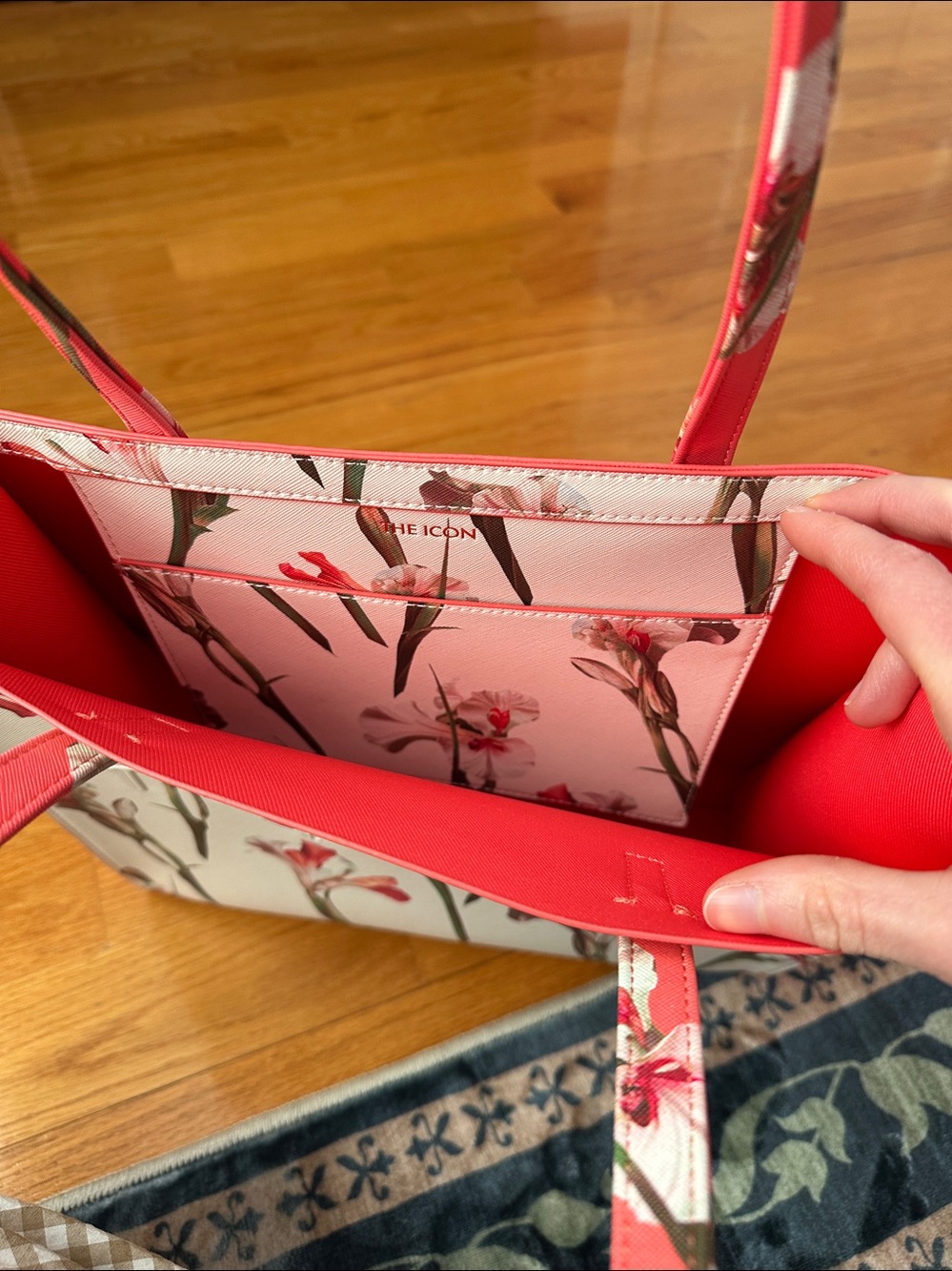 Ted Baker the Icon floral tote bag - Picture 3 of 5